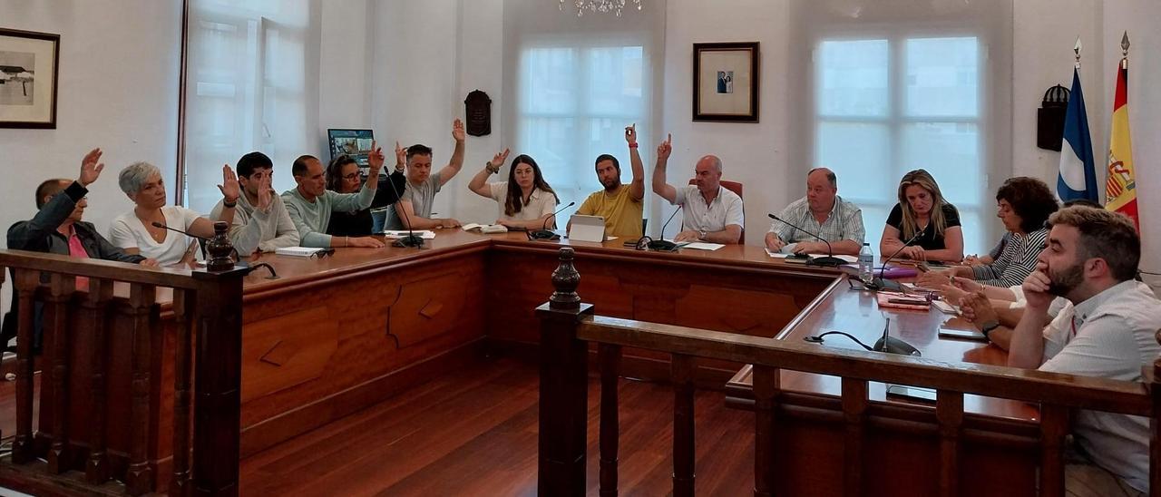El gobierno local BNG-PSOE vota este miércoles, en el pleno del Concello de Bueu, a favor del convenio con la AXI para la reurbanización de la calle Pazos Fontenla.