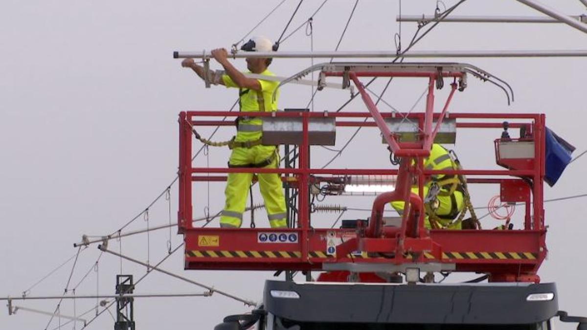 Trabajos de electrificación del tramo de Alta Velocidad Murcia-Lorca