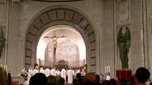 misa-de-los-frailes-del-valle-de-los-cados