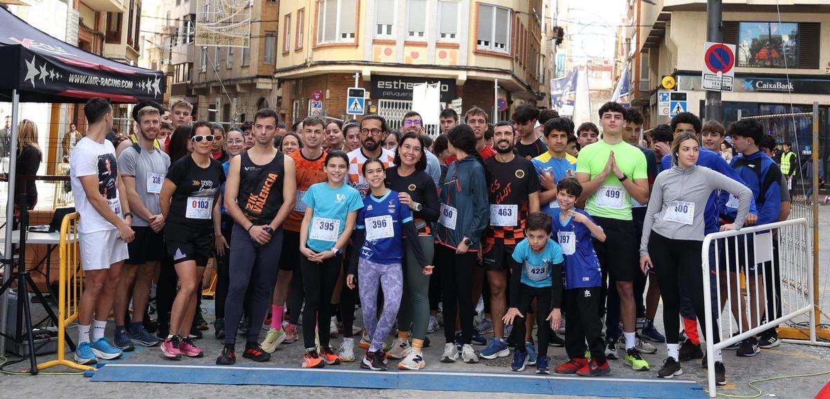 Los participantes en la línea de salida en Burriana.