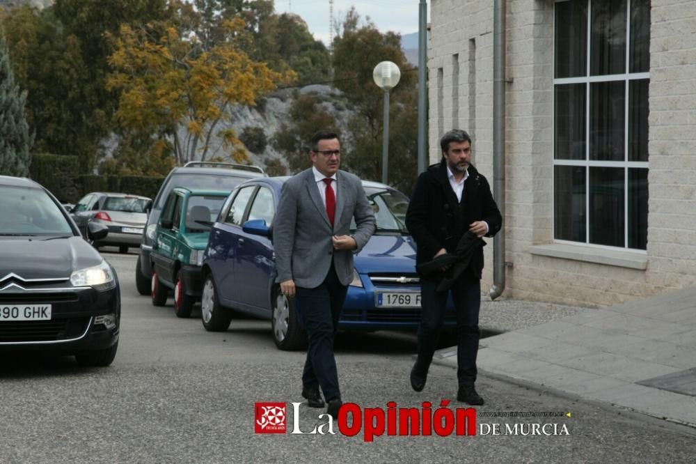 Familiares y amigos dan el último adiós a José Antonio Pujante en el tanatorio Lázaro de Lorca