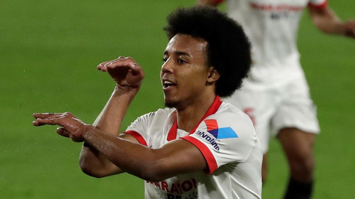 Koundé celebrando un gol con el Sevilla