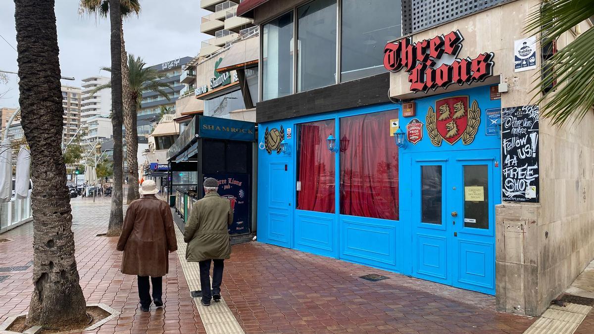El conocido bar Three Lions del Paseo Marítimo ha perdido la licencia de café concierto