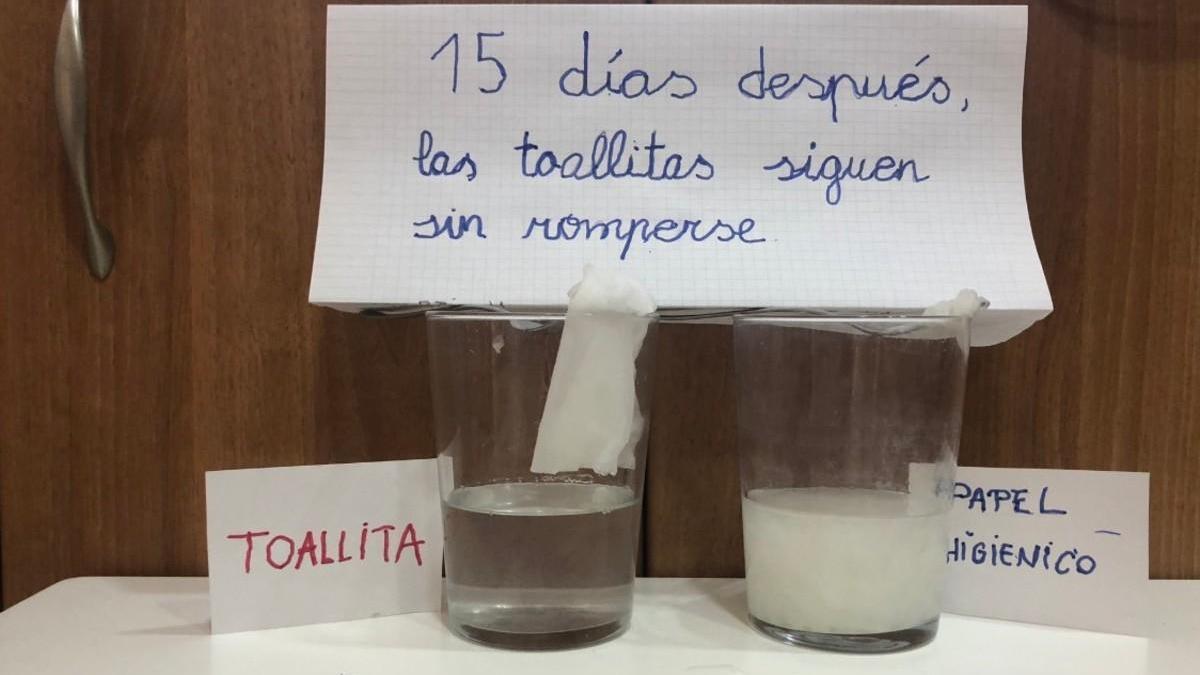 Un padre explica cómo ha comprobado que las toallitas no son biodegradables