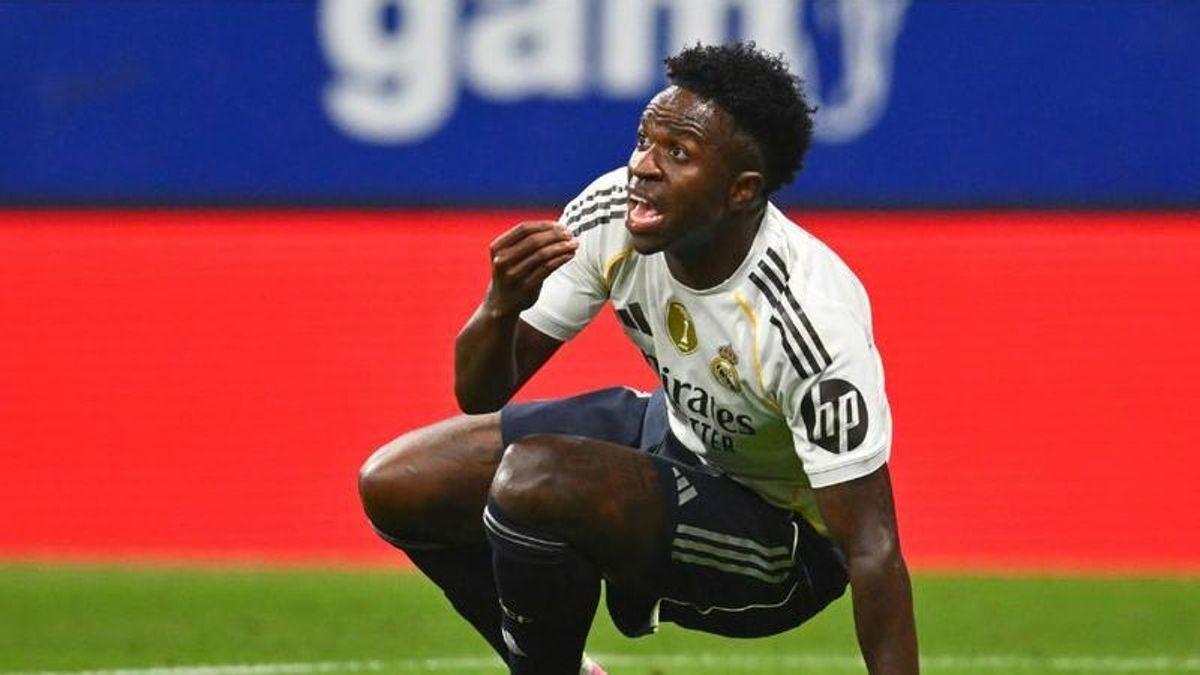Vinicius protesta una acción en el Tartiere