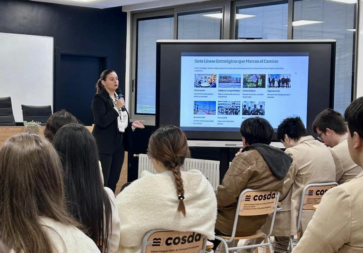 Miralles durante las jornadas en la Escuela de Hostelería Costa de Azahar, este viernes.
