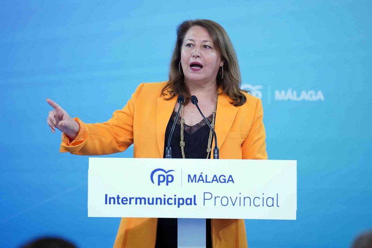 Juanma Moreno y Elías Bendodo, clausuran la Reunión Intermunicipal del PP de Málaga, acto en el que intervienen también la presidenta provincial del la formación, Patricia Navarro, y el alcalde de la capital, Francisco de la Torre.