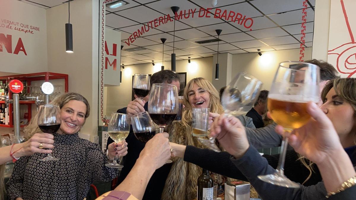 La Mona, vermutería de barrio, sin inflar el plan