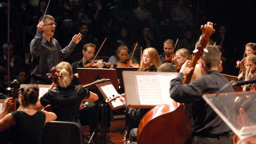 La Orquesta Maestro Valle estrena las obras de los jóvenes autores de las Islas