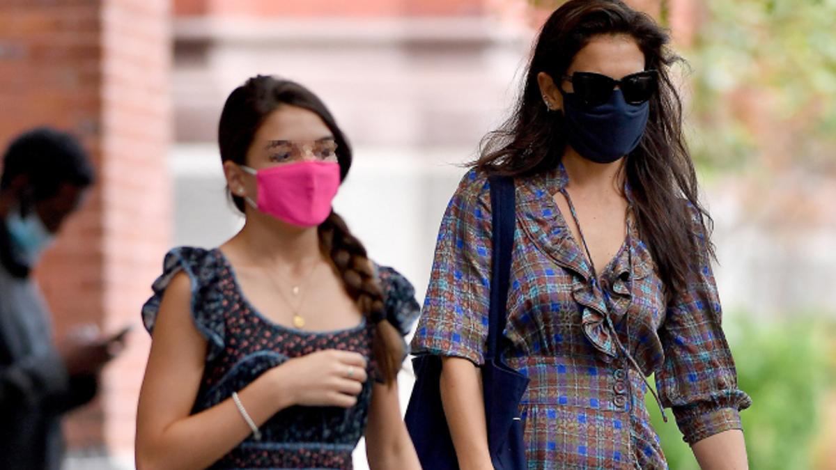 Katie Holmes y su hija Suri, en Nueva York