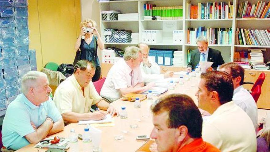 Una reunión de la mesa regional de la minería para definir los fondos de reactivación del bienio 2008-2009.