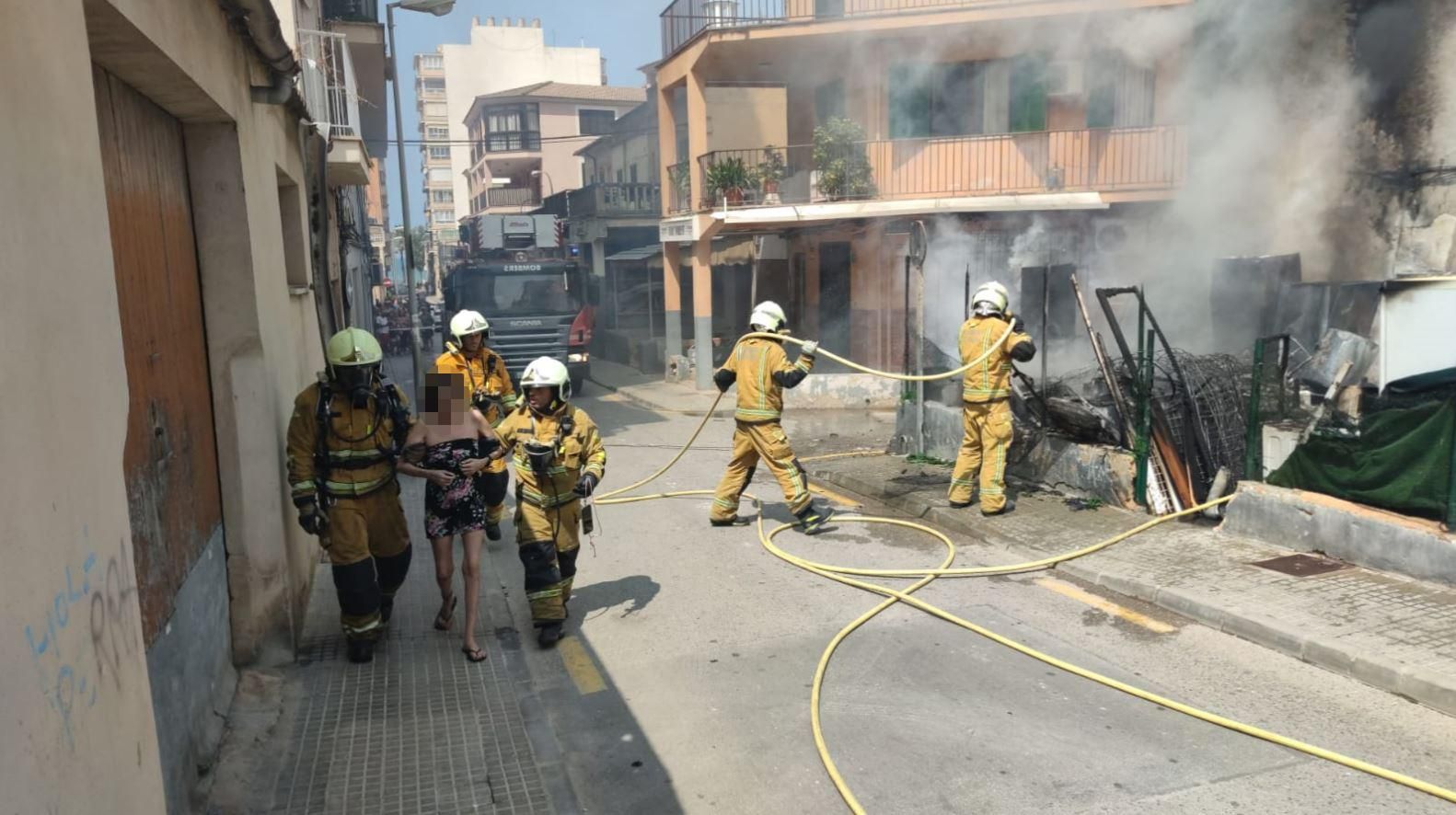 Una okupa de una casa de s'Arenal de Llucmajor provoca un incendio y resulta intoxicada