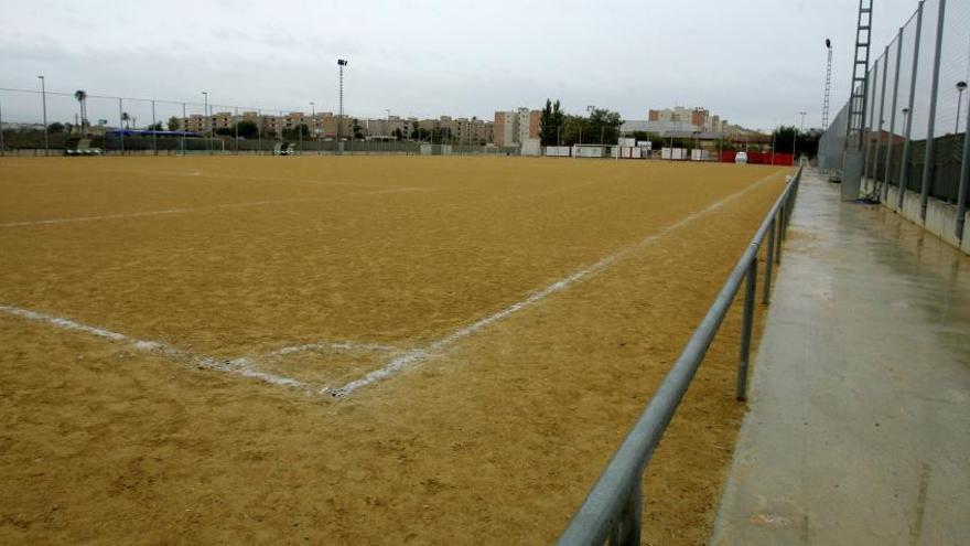 Las instalaciones del campo de fútbol de San Antón, ahora una superficie de arena.