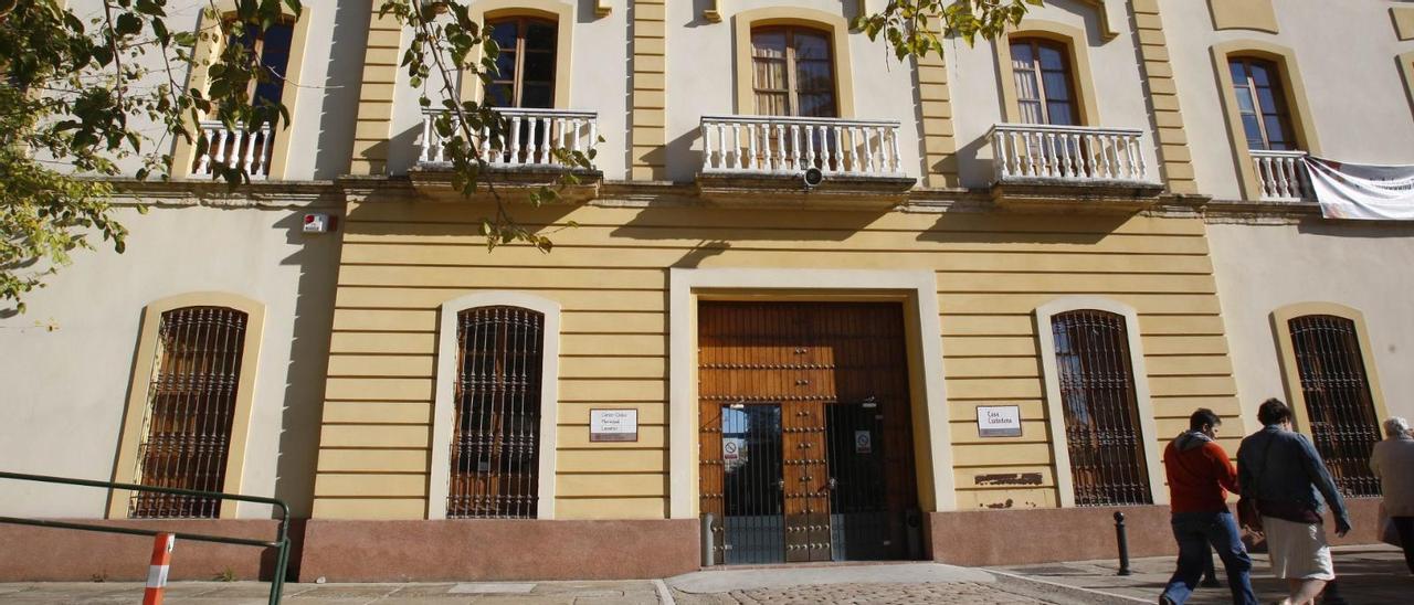 Fachada del centro cívico de Lepanto y sede de la Casa Ciudadana.