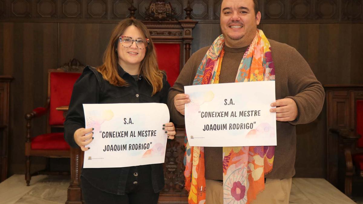 Presentación de la iniciativa con el concejal de Educación