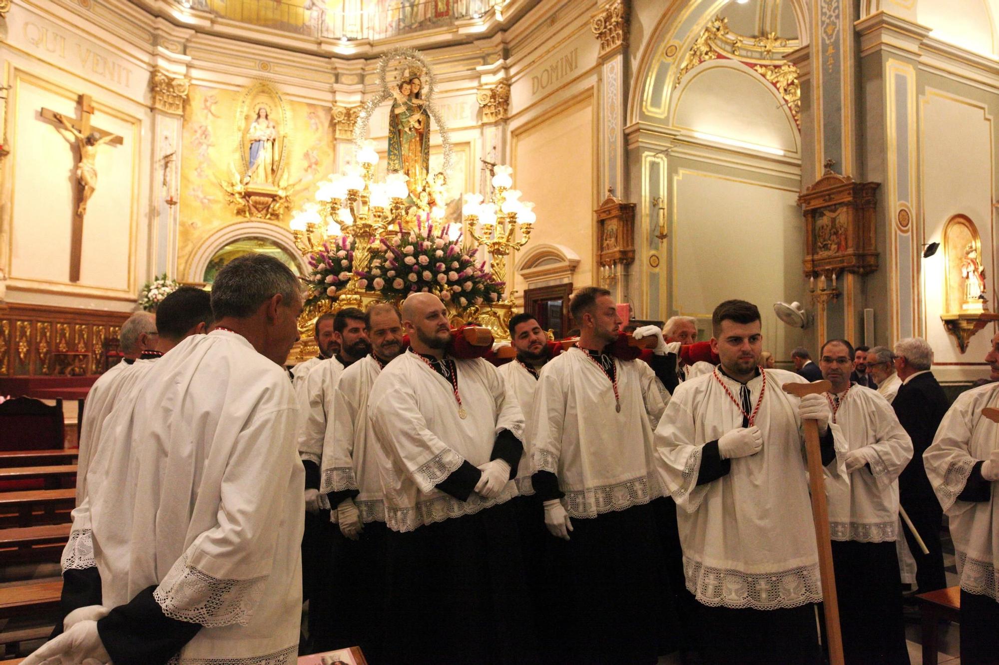 Las mejores imágenes de la ofrenda a la Mare de Déu del Roser en Almassora