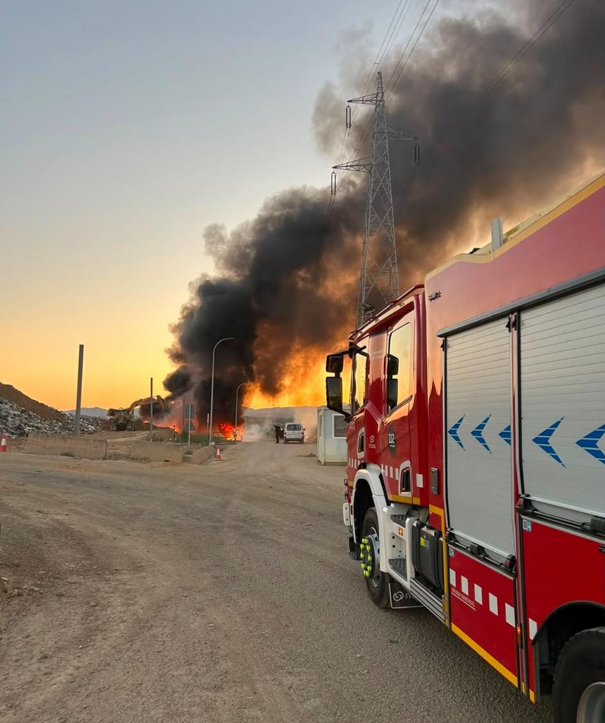 L'incendi a l'abocador d'Hostalets de Pierola el passat dijous