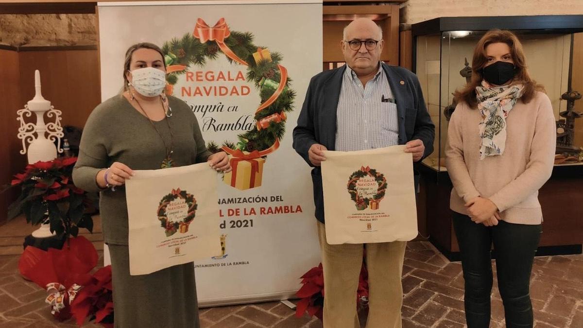 El alcalde de La Rambla, Jorge Jiménez, presenta la campaña de Navidad.