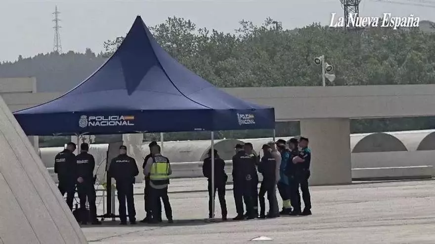 VÍDEO: Simulacro de amenaza de bomba en el Niemeyer de Avilés: 100 operativos participan en el operativo