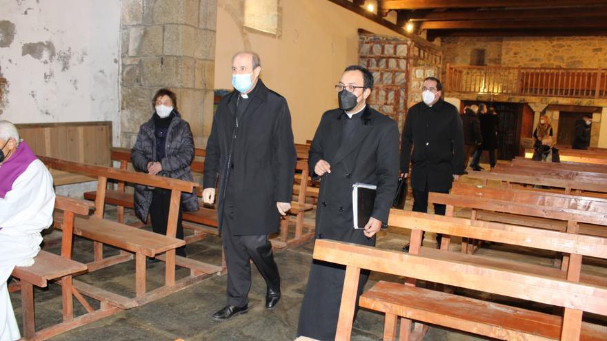El obispo de Astorga inaugura la iglesia de Terroso y San Martín de Terroso en Sanabria