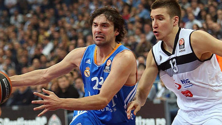 Llull, en una acción del partido.