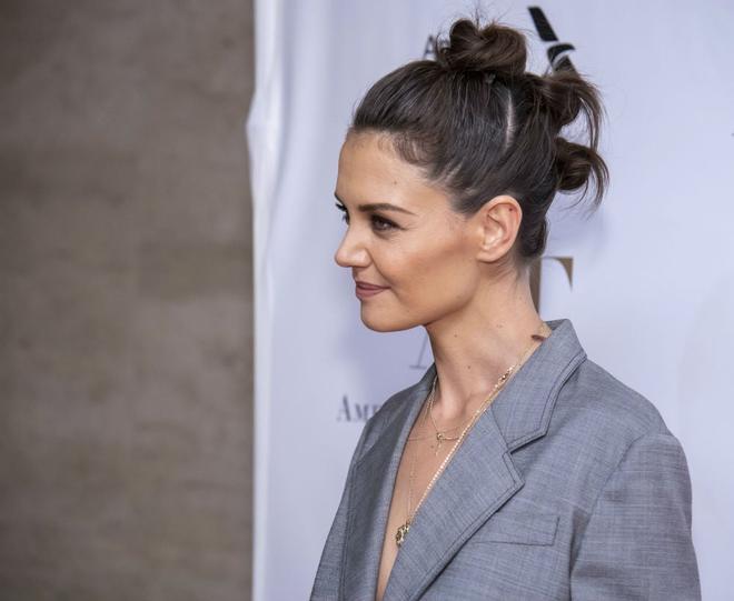 Katie Holmes con tres moños