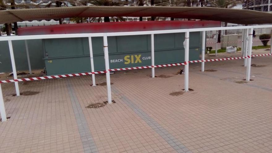 Der Strandkiosk Nummer sechs befindet sich derzeit im Umbau.