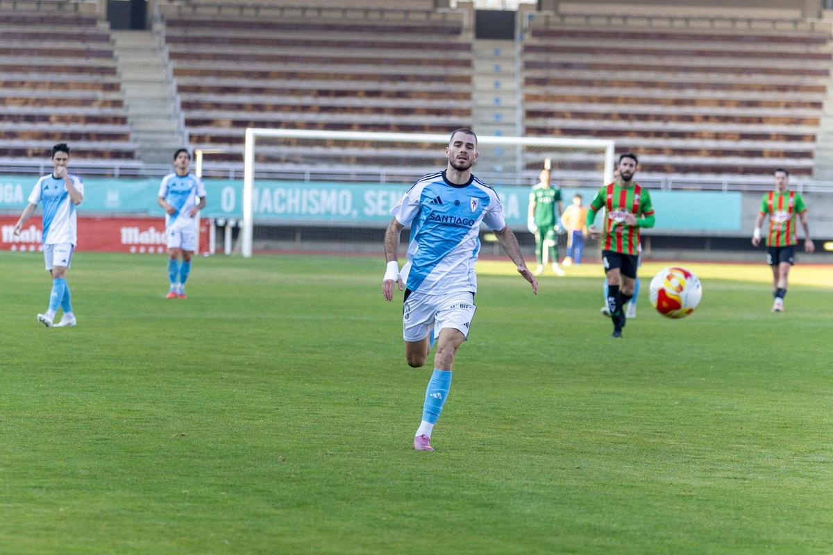 El Compostela cede un empate ante el Racing Villalbés en San Lázaro