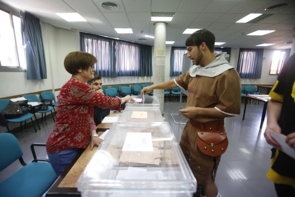 La celebración de las elecciones generales y autonómicas de la Comunidad Valenciana coincide con la festividad sanvicentera de los Moros y Cristianos