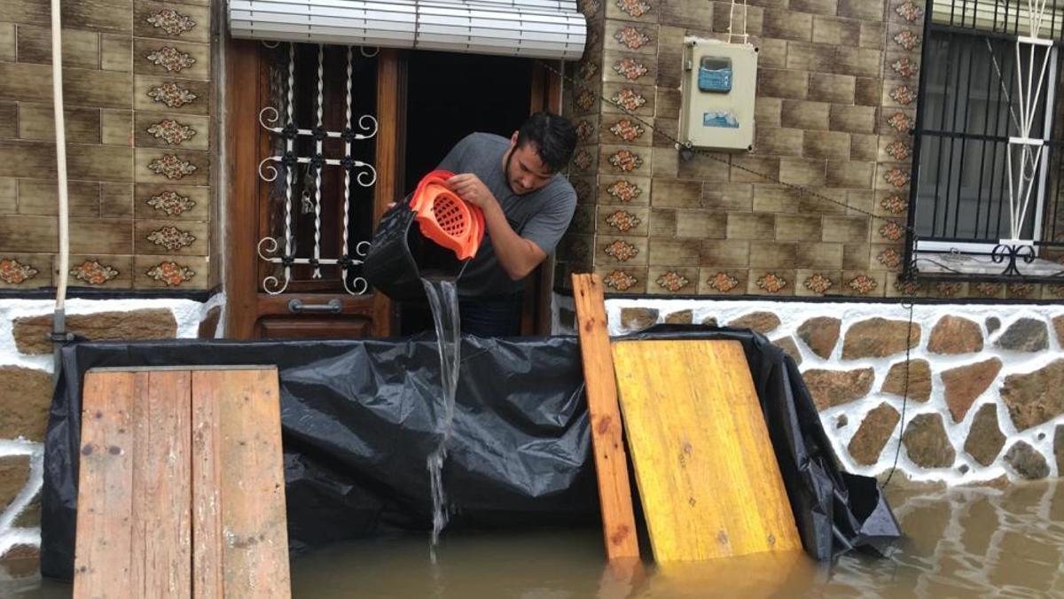 Accesos a Redovan cortados por el poligono San Carlos.