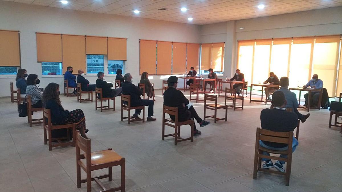 La asamblea se celebró con los protocolos de seguridad.