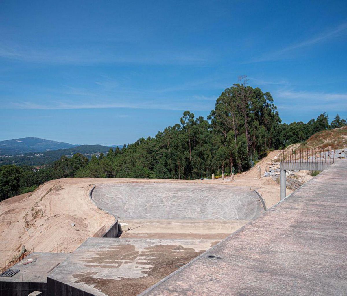 Estado del futuro «aquapark» de Meis. 27 julio 2025. Pedro Mina