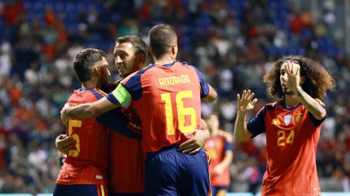 La Selección Española celebrando un gol