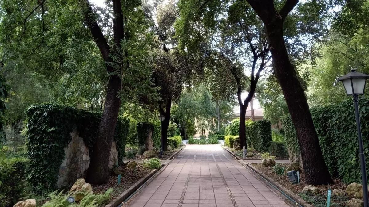 Emacsa extiende el riego con agua no potable a las instalaciones del Jardín Botánico.