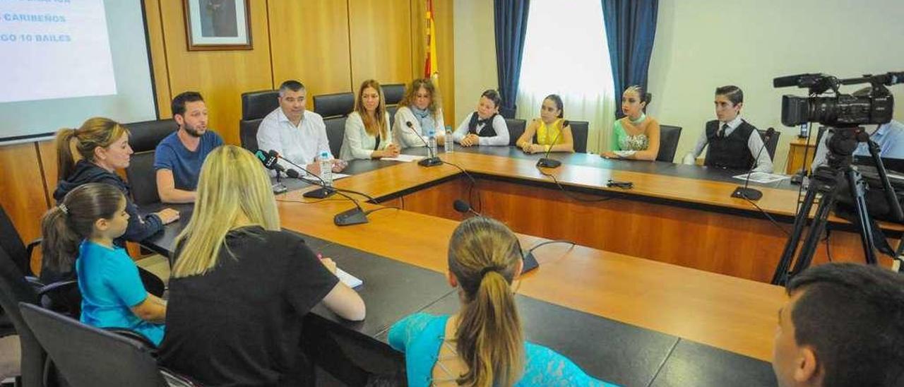 La presentación del evento, ayer, en Ribadumia. // Iñaki Abella