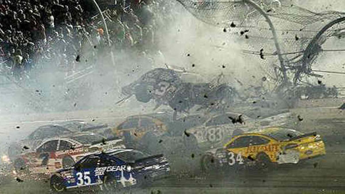 Escalofriante accidente en la categoría NASCAR