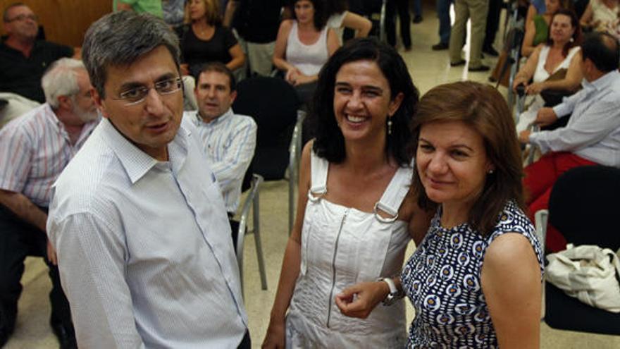 José Aurelio Aguilar, Emelina Galarza y Pilar Ortiz, ayer.