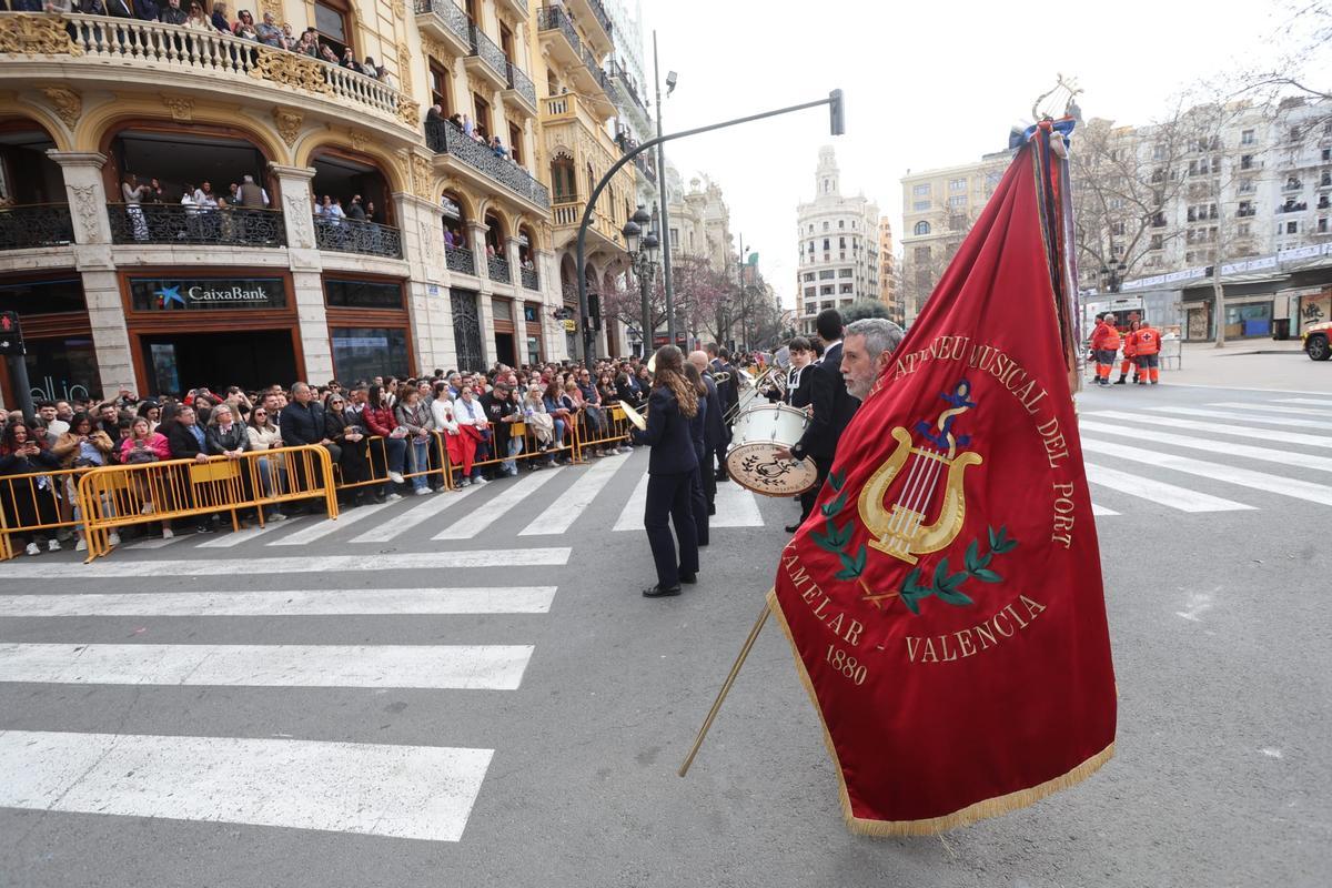 El Ateneu Musical del Port es la primera banda en participar en la mascletà.