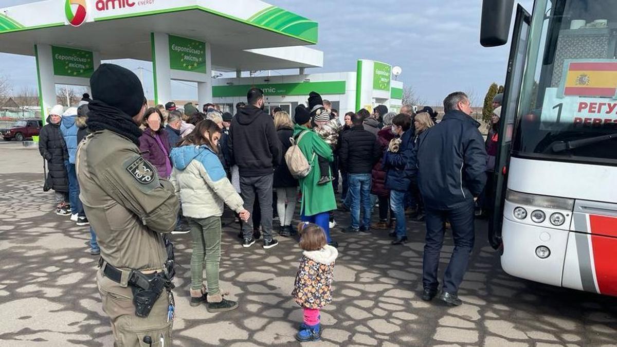 GEO llegan a la frontera ucraniana con Polonia para ayudar a españoles