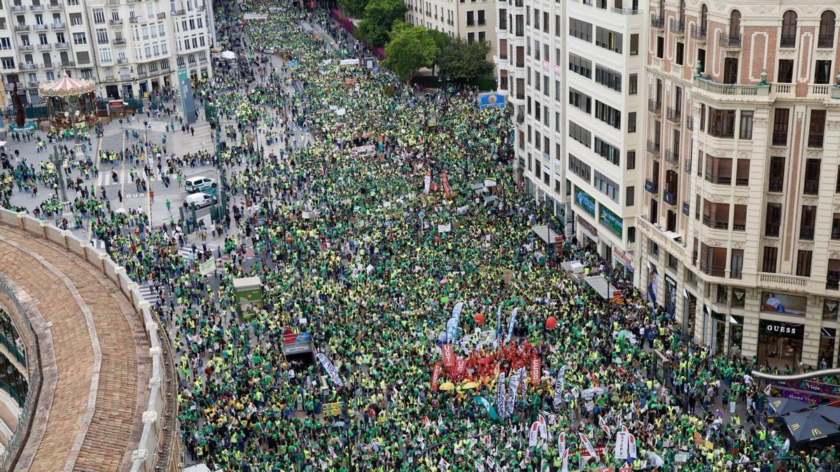 El 80% de los profesores de la Comunidad Valenciana vota mantener la huelga indefinida pero la mayoría apuesta por rebajar la movilización