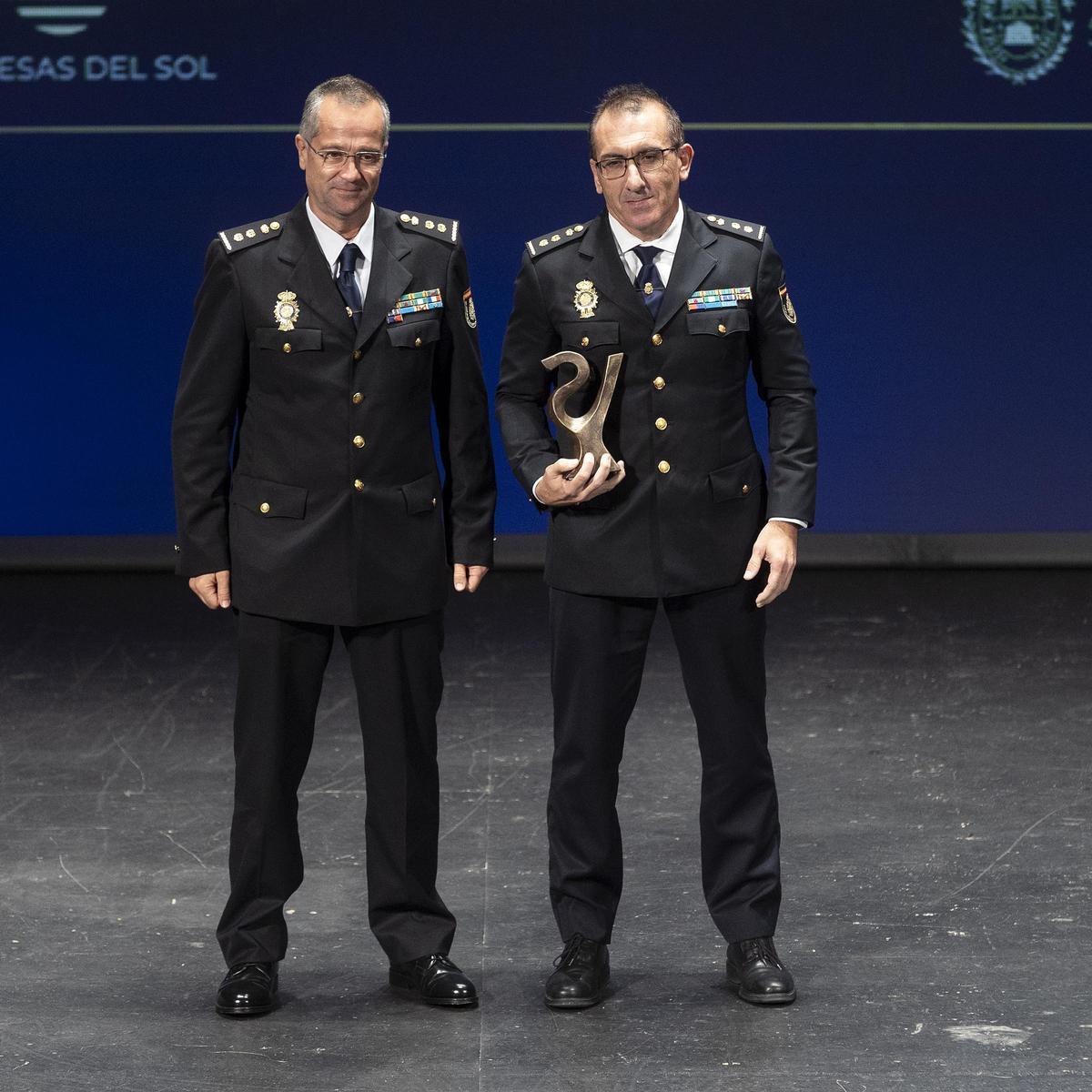 Los galardonados de los I Premios Valor y Servicio recogen sus distinciones: Reconocimiento a la trayectoria Los galardonados de los I Premios Valor y Servicio recogen sus distinciones: Reconocimiento a la trayectoria