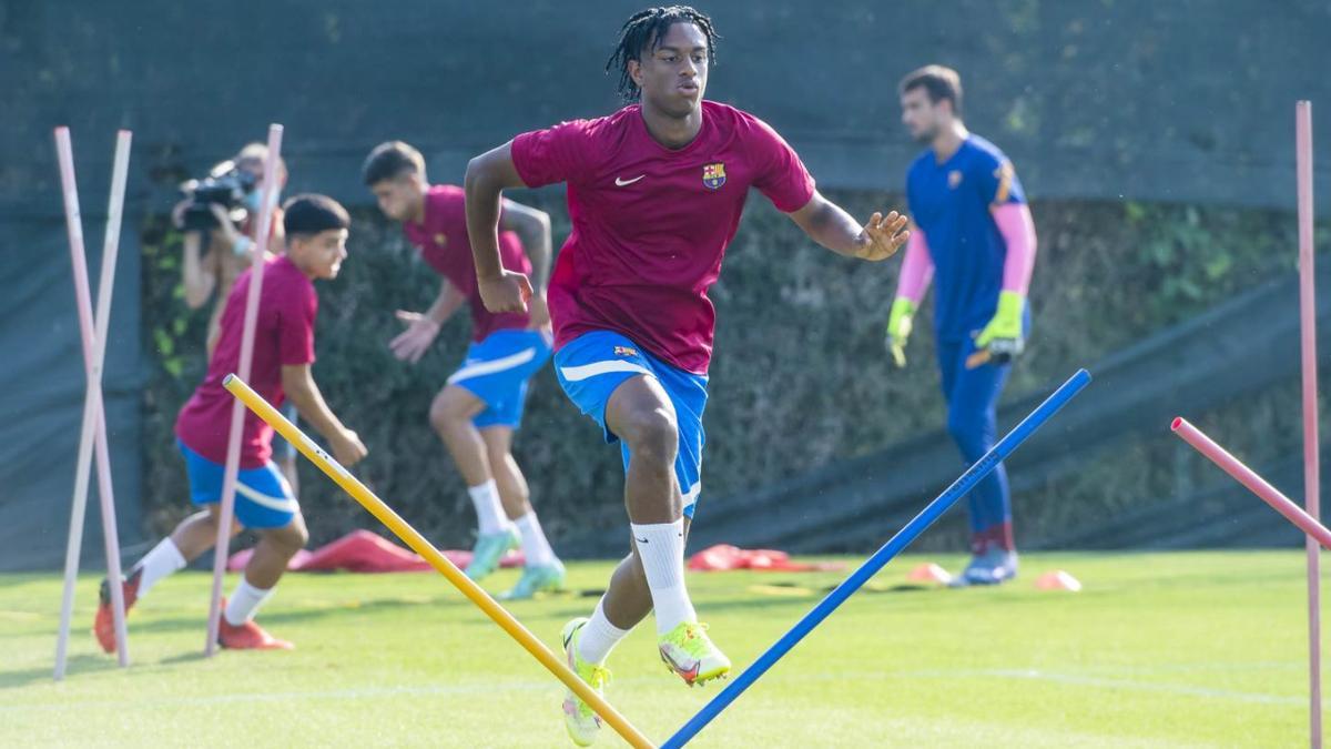 Balde, novedad en el último entrenamiento previo al inicio de la Primera RFEF