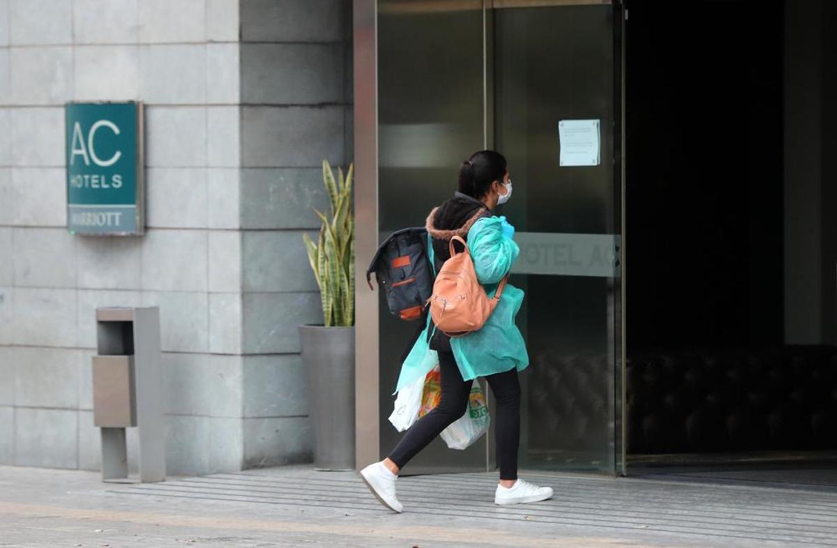 Los pacientes leves de la COVID-19 pasan su cuarentena en hoteles