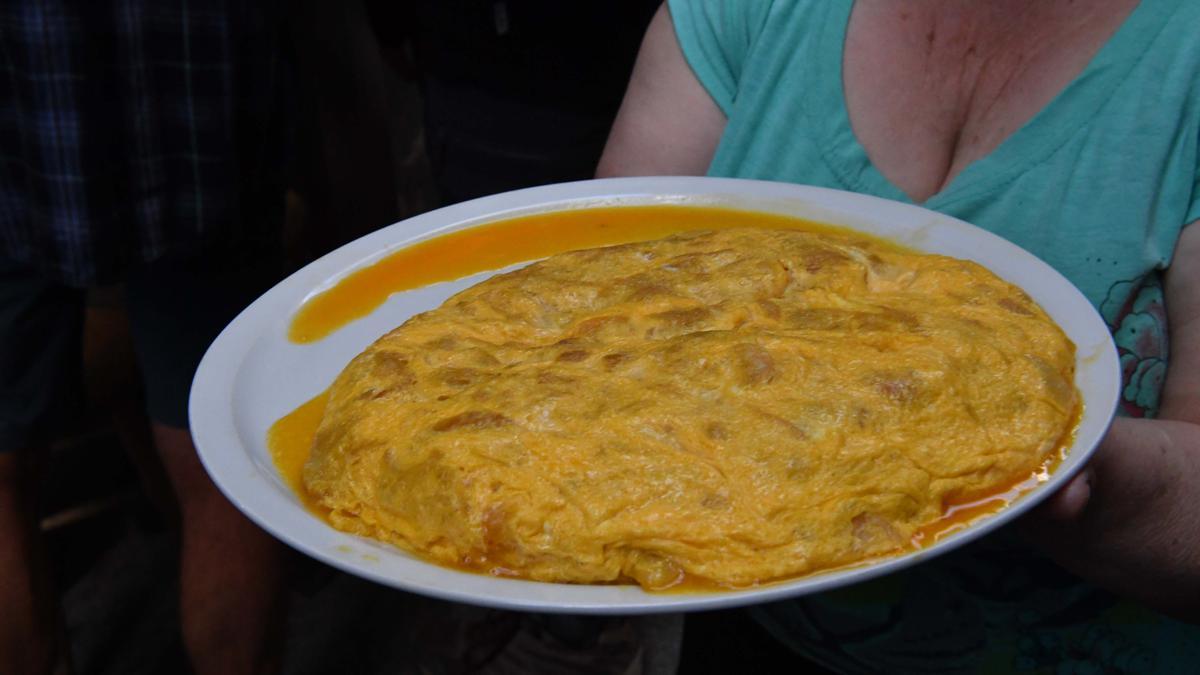 Una tortilla de patatas recién hecha