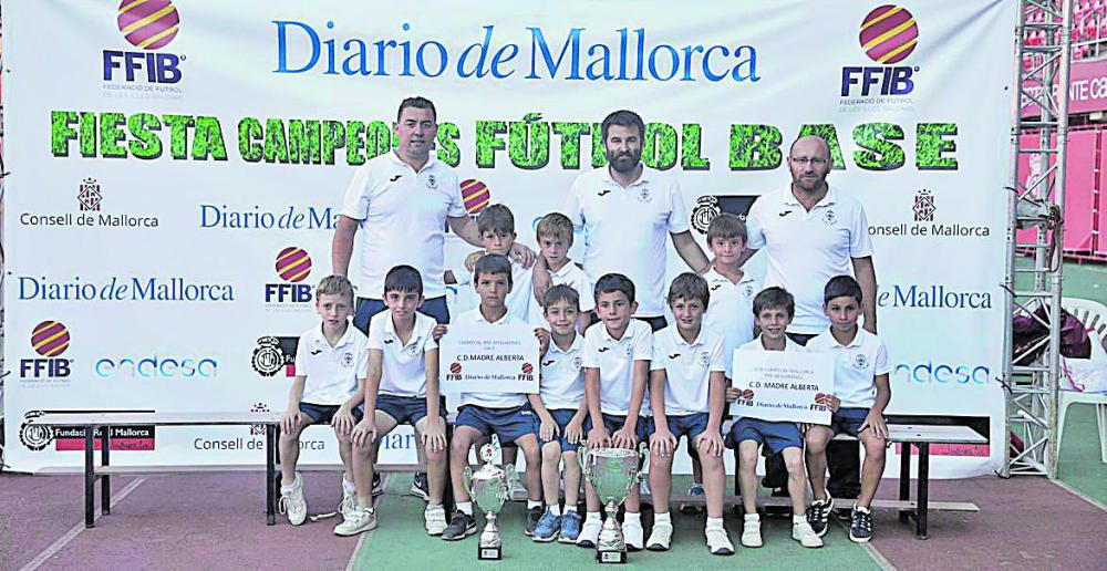 CAMPEÓN: Madre Alberta. Prebenjamín Liga E y Mallorca