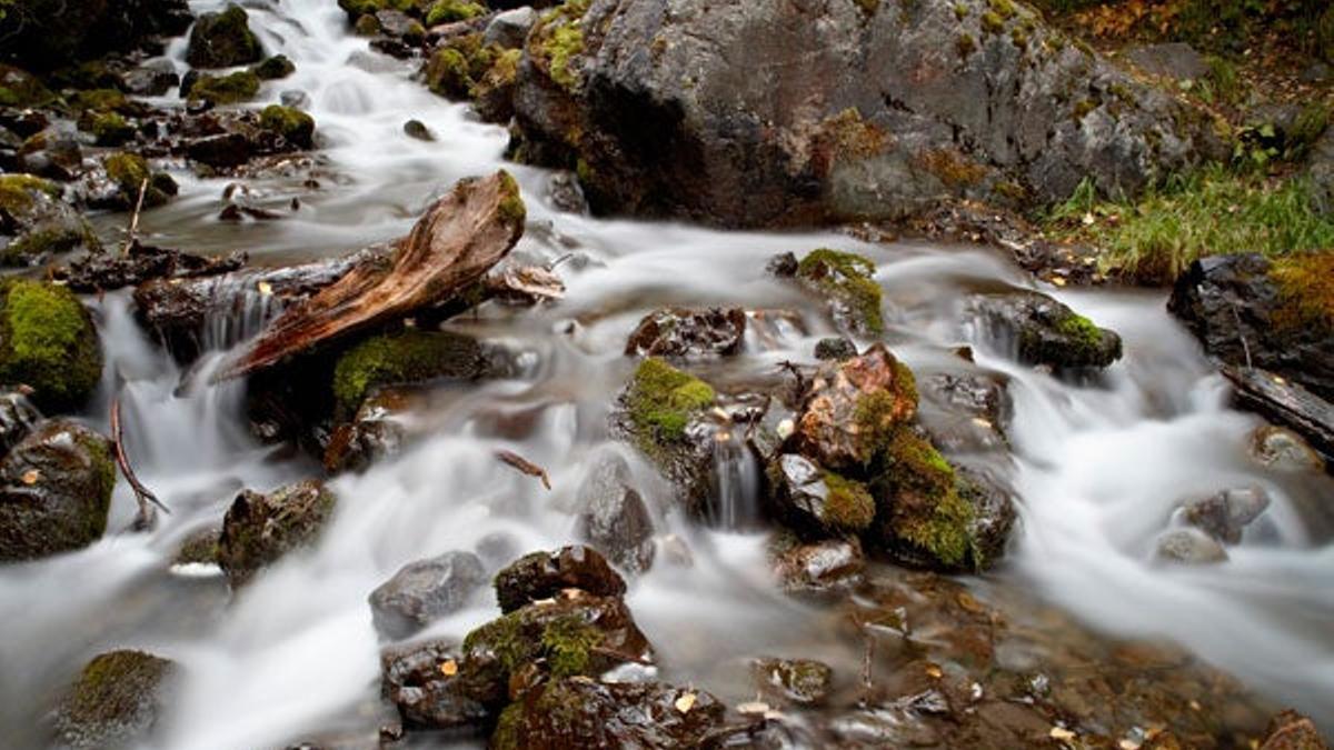 Cascada en las inmediaciones del pico Pioneer, en Alaska.