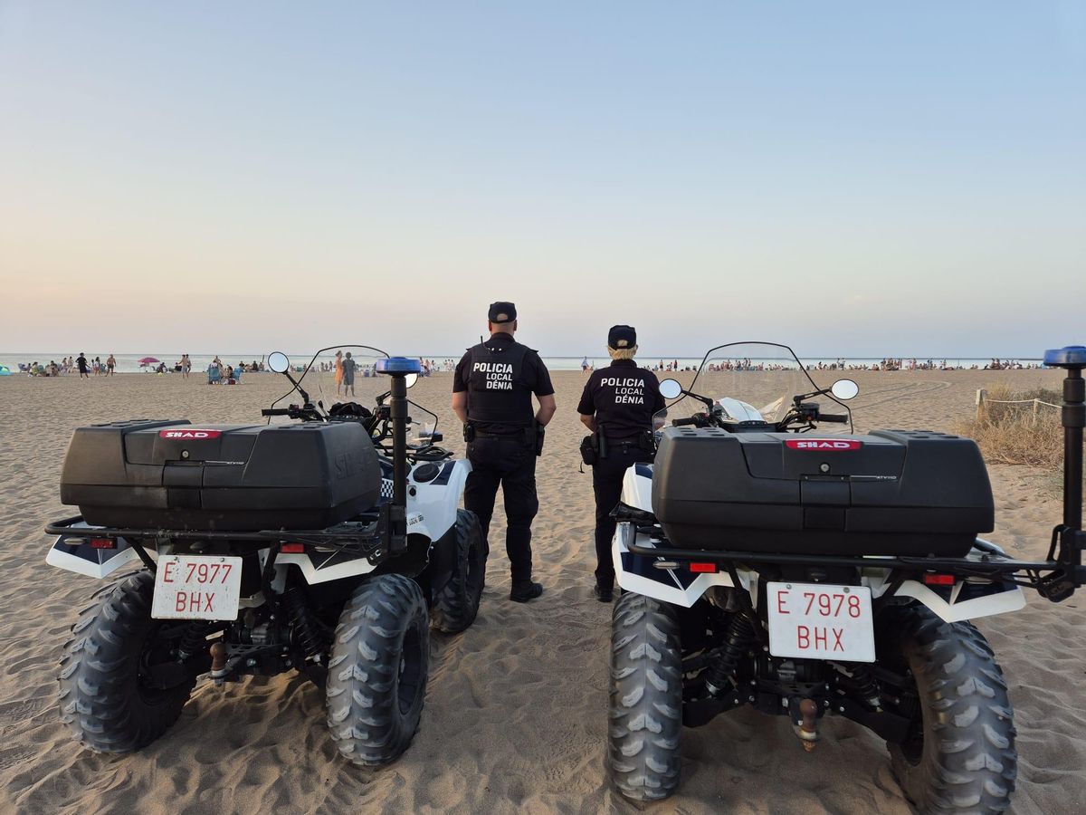 Agentes durante el dispositivo especial de ayer
