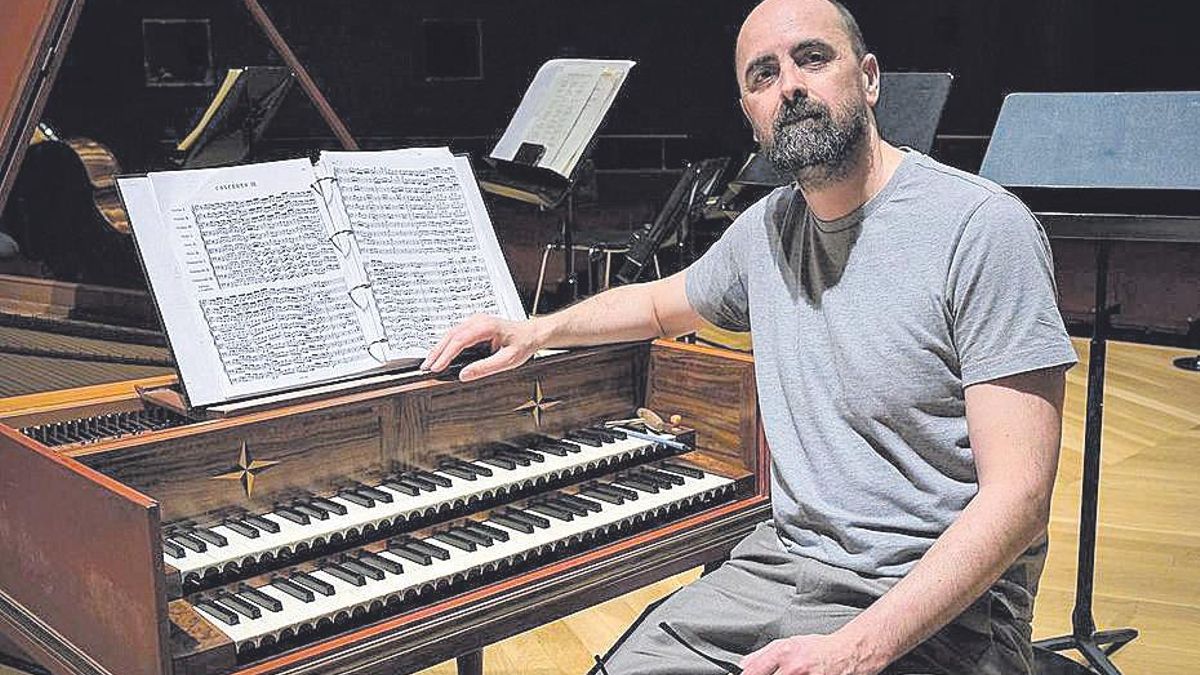 El organista y clavecinista Daniel Oyarzabal.