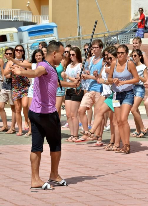 FESTIVAL FOLCLORE INGENIO TALLER BAILAR