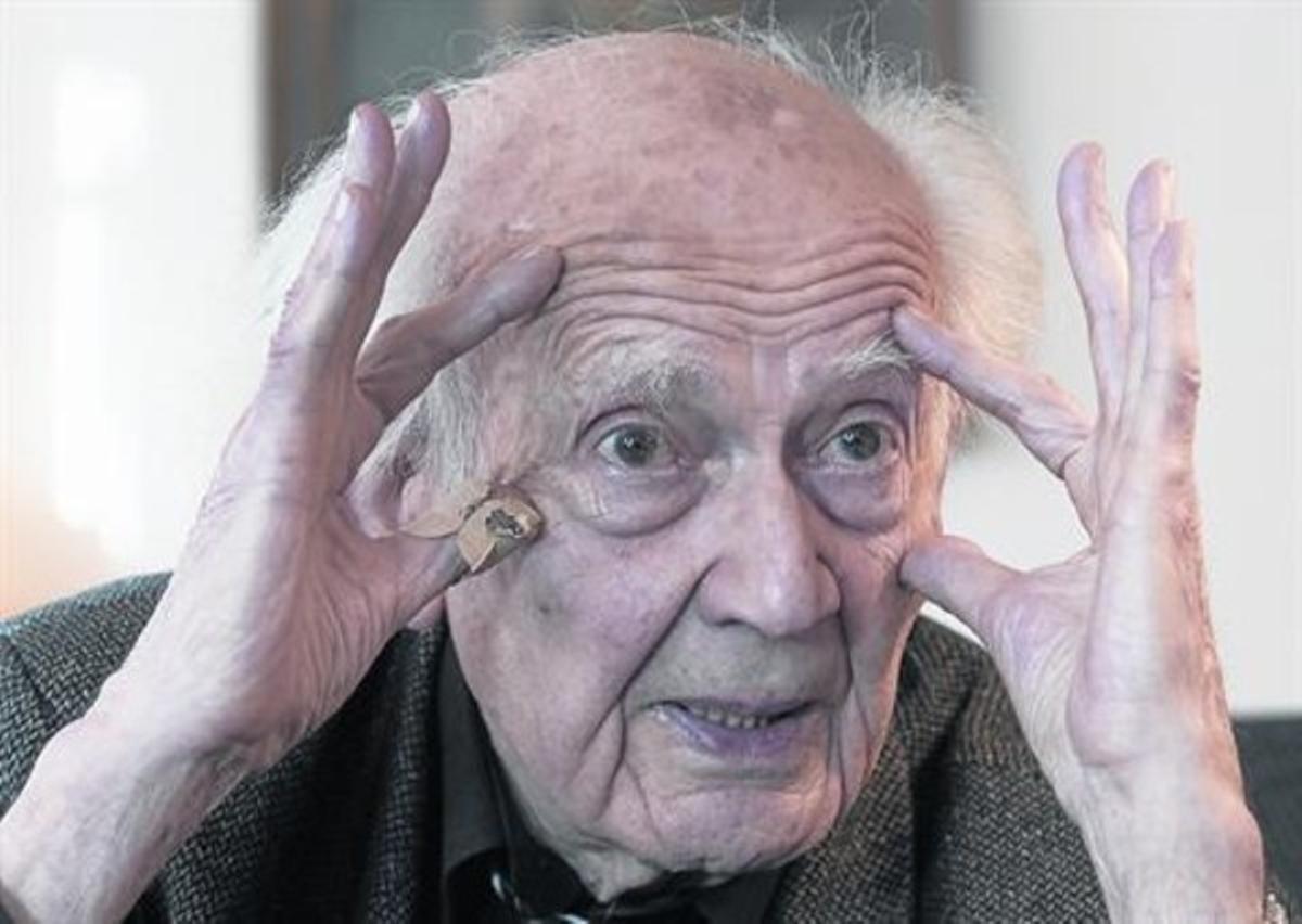 Zygmunt Bauman,amb els ulls benoberts, dijous passat,a Madrid.